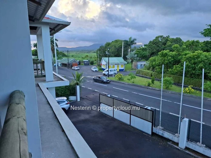 Bâtiment commercial de 340 m² Idéalement situé 