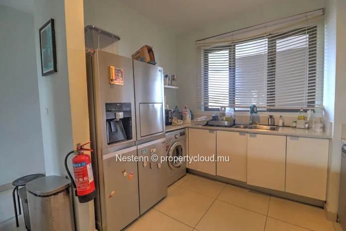 Penthouse moderne et bien agencé de 3 chambres à coucher à quelques minutes à pied de la plage