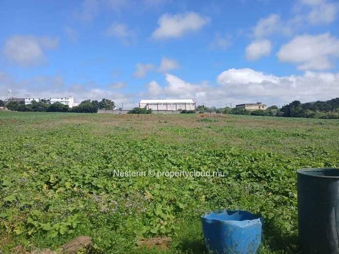 Beau terrain agricole 