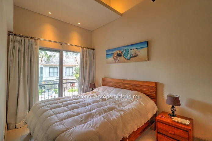 Confortable villa jumelée de 3 chambres vendue avec anneau bateau 