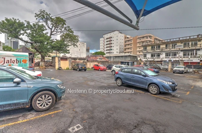 Modern commercial building – Strategic location, ready to operate
