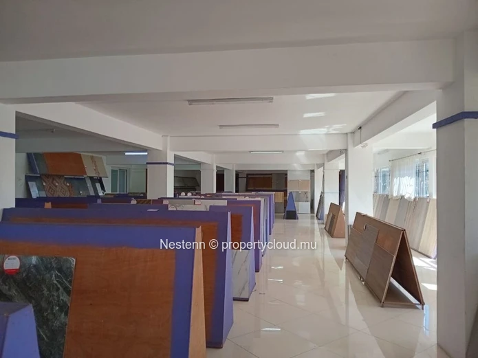 Exceptional commercial location