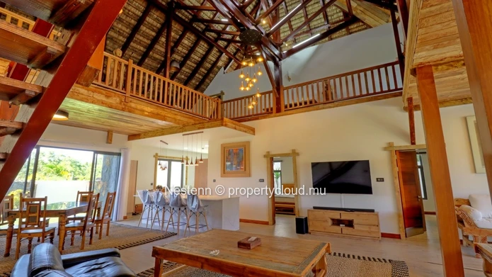 Sublime villa de 6 chambres de style balinais en résidence sécurisée