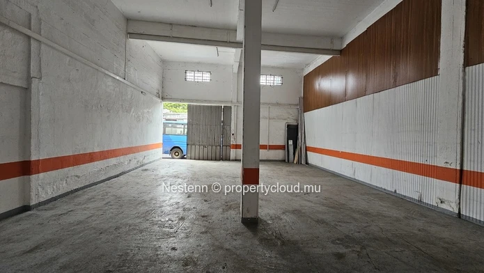 Entrepôt de 130m2