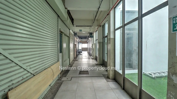  Bâtiment stratégique de 2 158,1 m² 