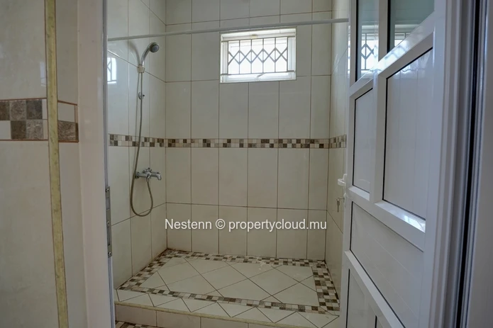 Charming traditional 280 m² house with 4 bedrooms