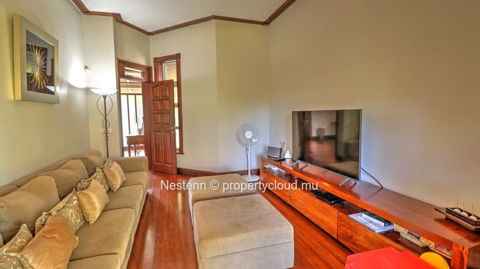 Propriété d'exception de 1 148 m² avec 7 chambres