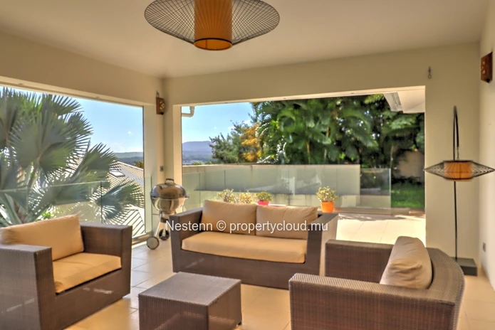 Fantastic 5 bedroom villa with panoramic sea views
