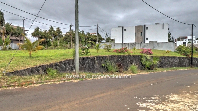 Plot of land of 437m2