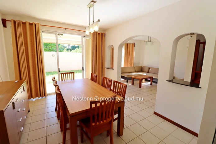 Pleasant 3-bed semi-detached house located in a residential complex.