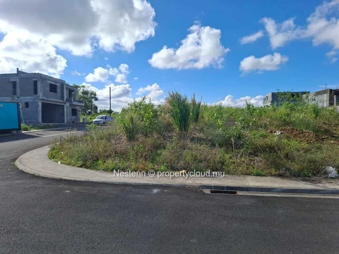 520 m² land with stunning sea and mountain views.