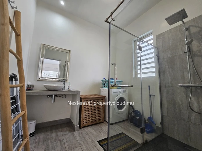 Maison moderne de 4 chambres