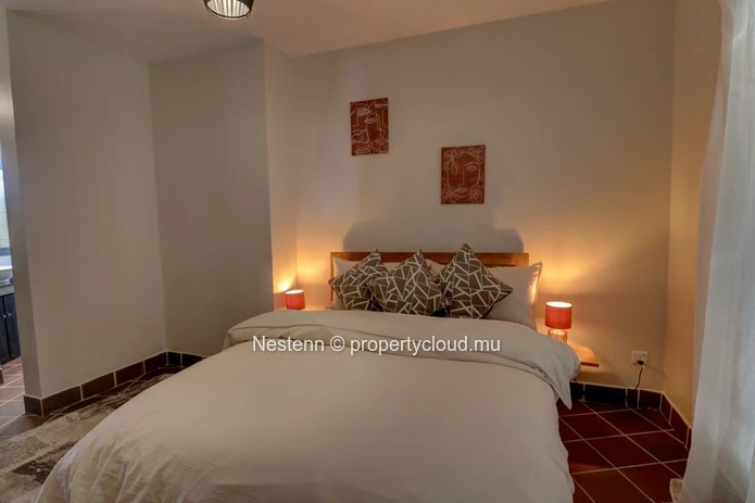 Contemporary 2-bedroom duplex in a secure lakeside residence