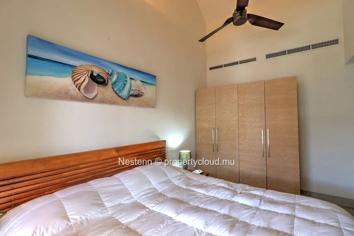 Confortable villa jumelée de 3 chambres vendue avec anneau bateau 