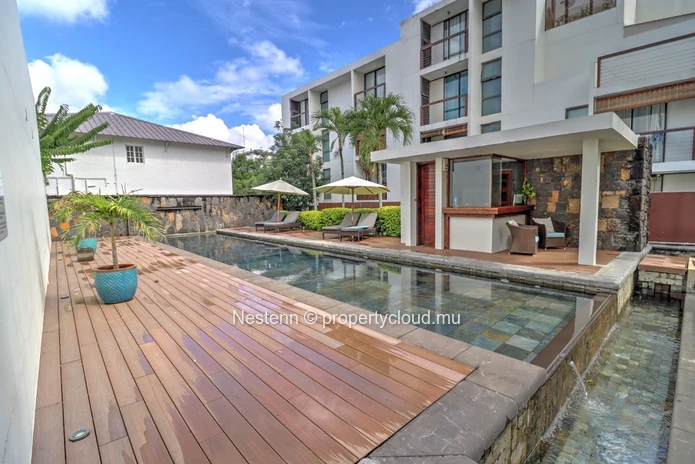 Beautiful 2 bedroom apartment just minutes from the beach