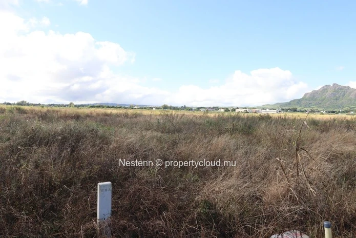 Exceptional plot of land with sea and mountain views in a peaceful setting