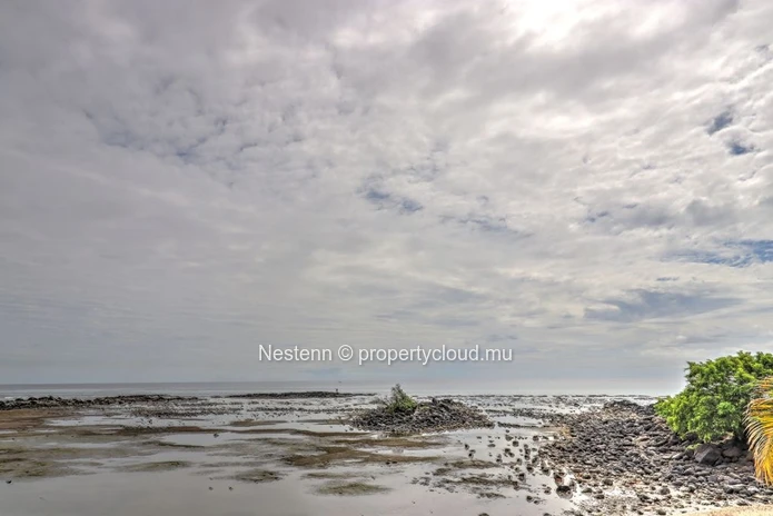 2-Bedroom Apartment with direct beach access