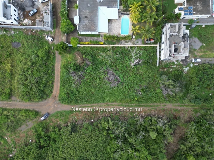 Residential land 844m2 10mins from the beach