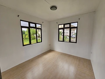 6 Bedroom House