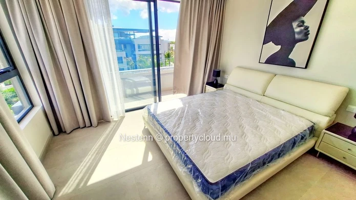 Fabulous 3-bedroom penthouse in a secure, upscale residence