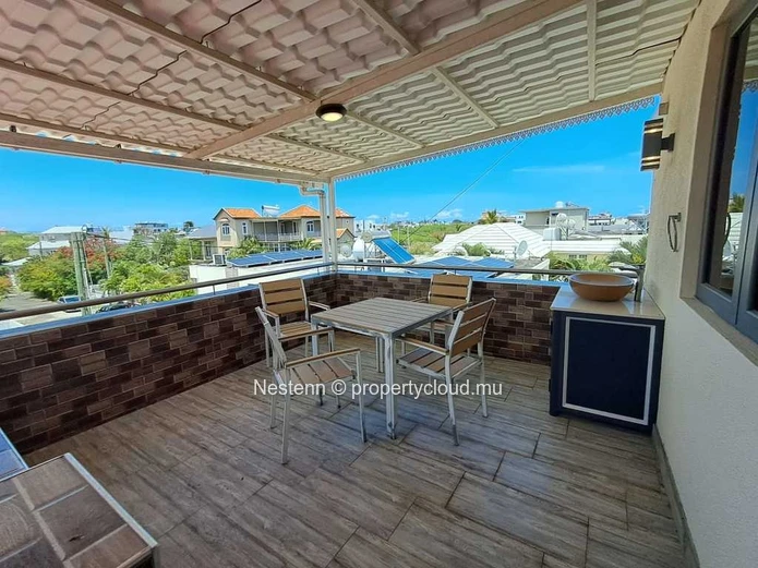 Apartment with shared pool and parking