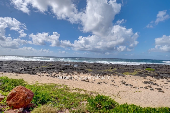 Appartement de 3 chambres dans une résidence en bord de mer. 