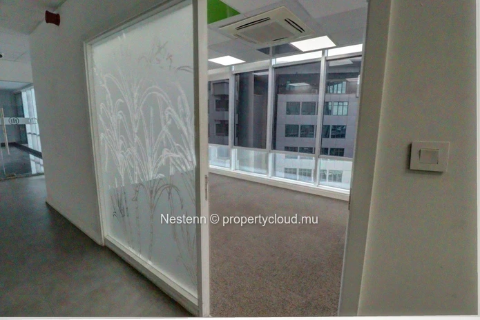 Office space of 1,086 m² in a sought after business centre. 