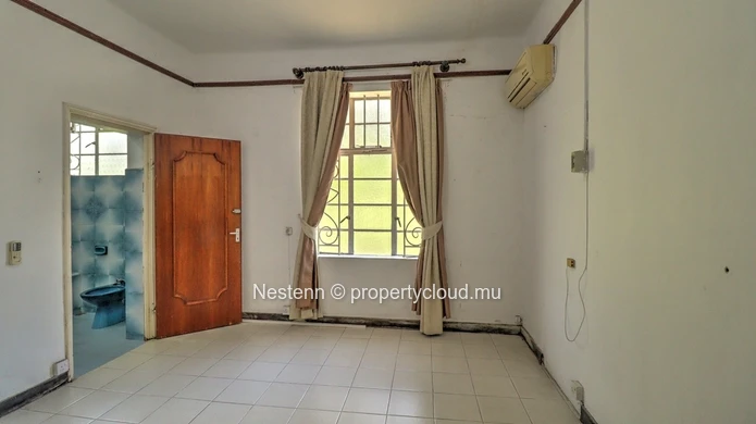 Exceptional property of 5,800 m² 
