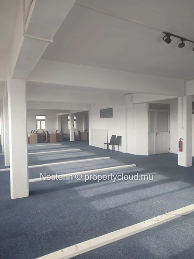 Furnished office on the 3rd floor with stunning views of the city center