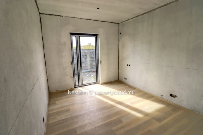 Ground-floor 3-bedroom apartment with jacuzzi