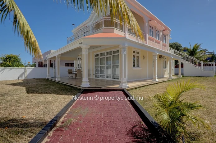 Charming traditional 280 m² house with 4 bedrooms