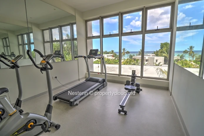 Modern 3 bedroom apartment with private pool and direct beach access