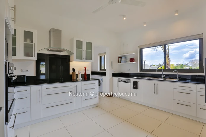 Villa moderne de 4 chambres en résidence sécurisée