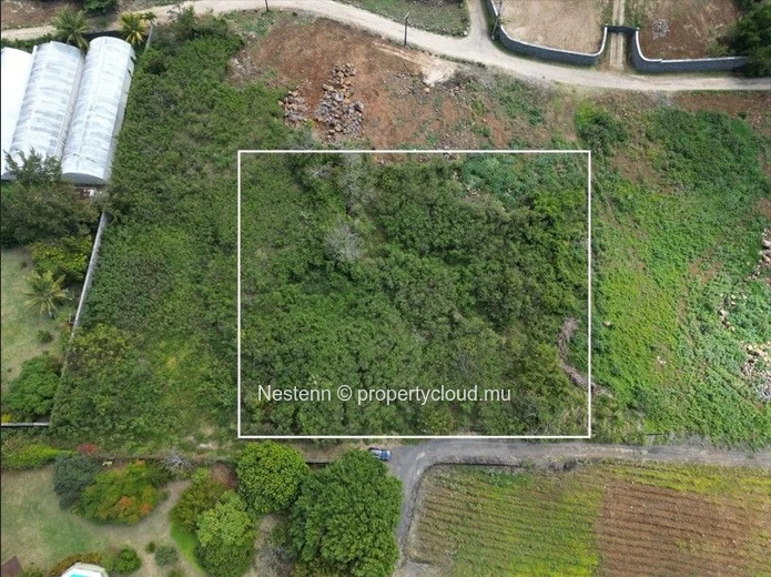 Residential land 2548m² near beach 
