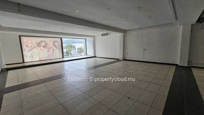 Commercial space of 175m²