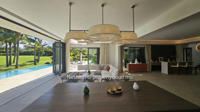 Villa design exclusive avec 5 chambres et vue imprenable sur les montagnes
