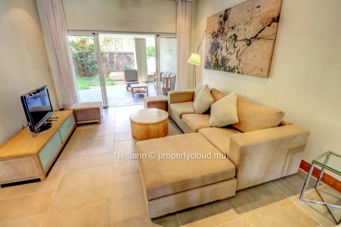 2-bed apartment in a secure residence across from the beach