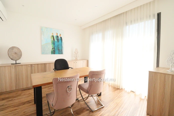 Modern commercial premises of 191.8 m²