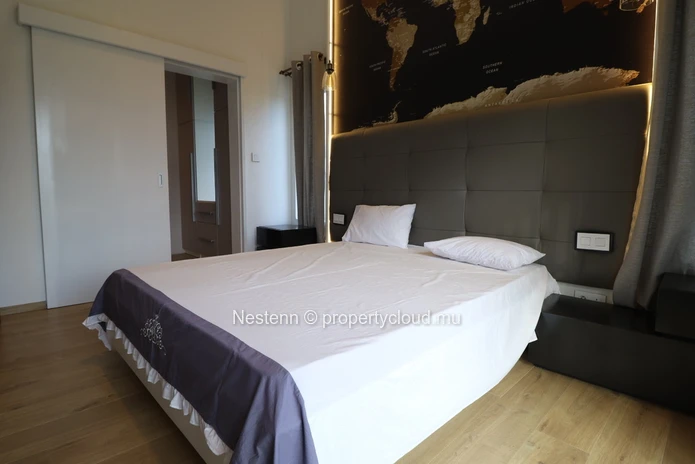 Spacious 6-bed house located near the beach 