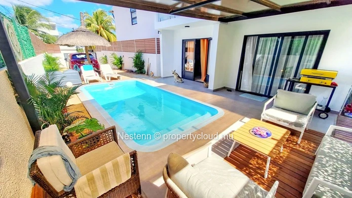 Charming 3-bedroom house with a private pool