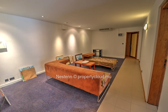 Immense villa familiale de 5 chambres dans environnement sécurisé 