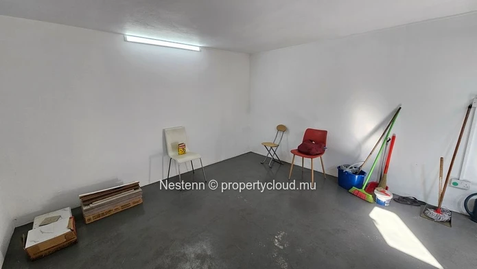 Bâtiment commercial de 223m2