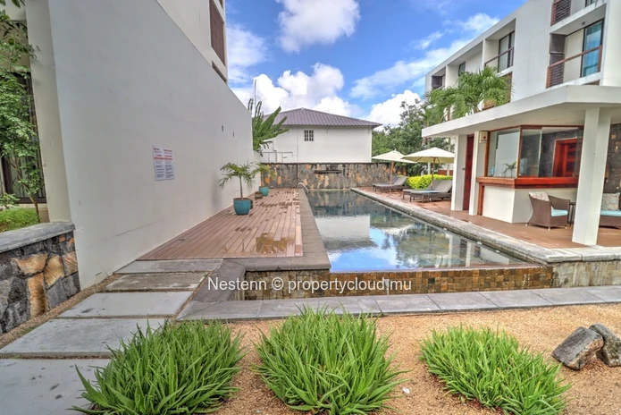 Beautiful 2 bedroom apartment just minutes from the beach