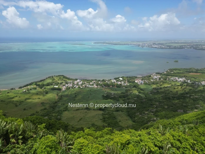 Agricultural land of 5 Arpents with magnificent view 