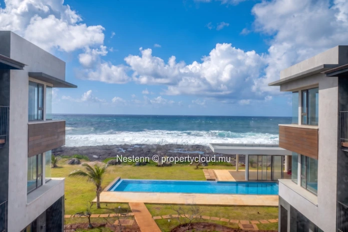 Appartement de 3 chambres dans une résidence en bord de mer. 