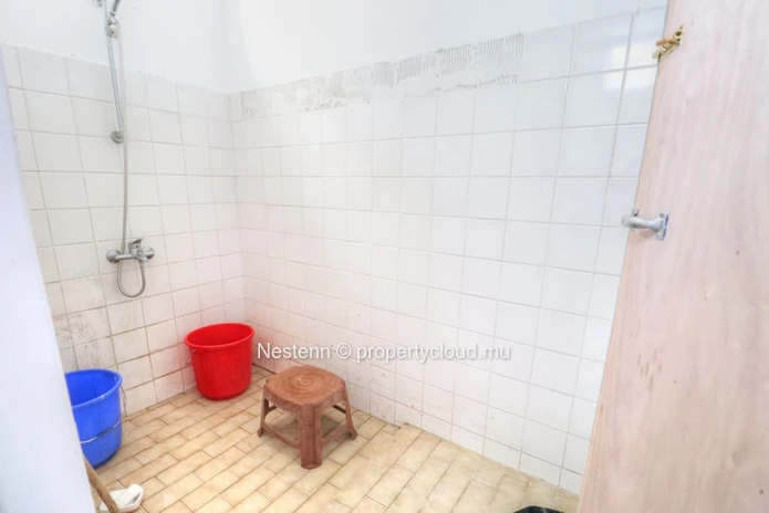 Traditional 2-bedroom apartment with sea access needs renovations