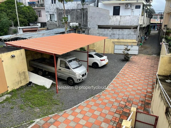 Freshly renovated furnished 3 bedrooms apartment 