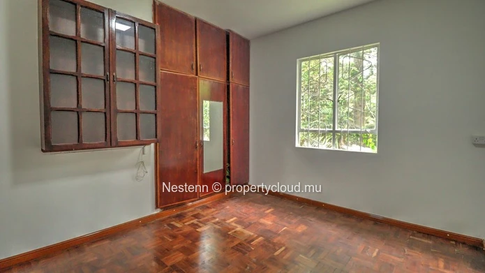 Large, multi-purpose property – Ideal for offices, a practice, or a mixed-use project