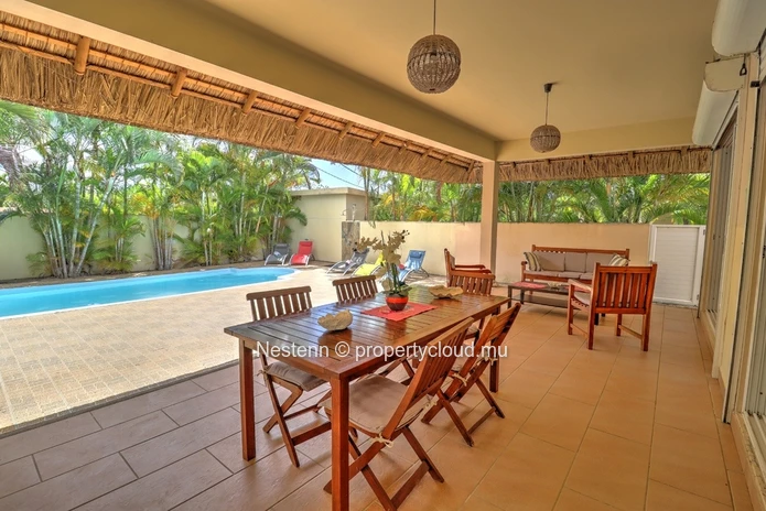 Villa de plain pied dans une residence securisee, prés de la mer