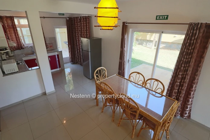 Domaine résidentiel avec 1 villa et 4 bungalows - Avec permis.